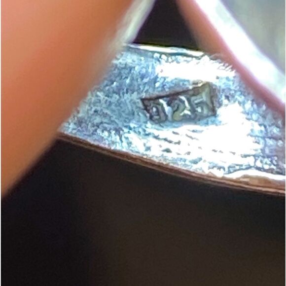 Ladies 925 silver ring with 3/8” cultured pearl and 3/16” white stone sz 7 - Picture 12 of 13